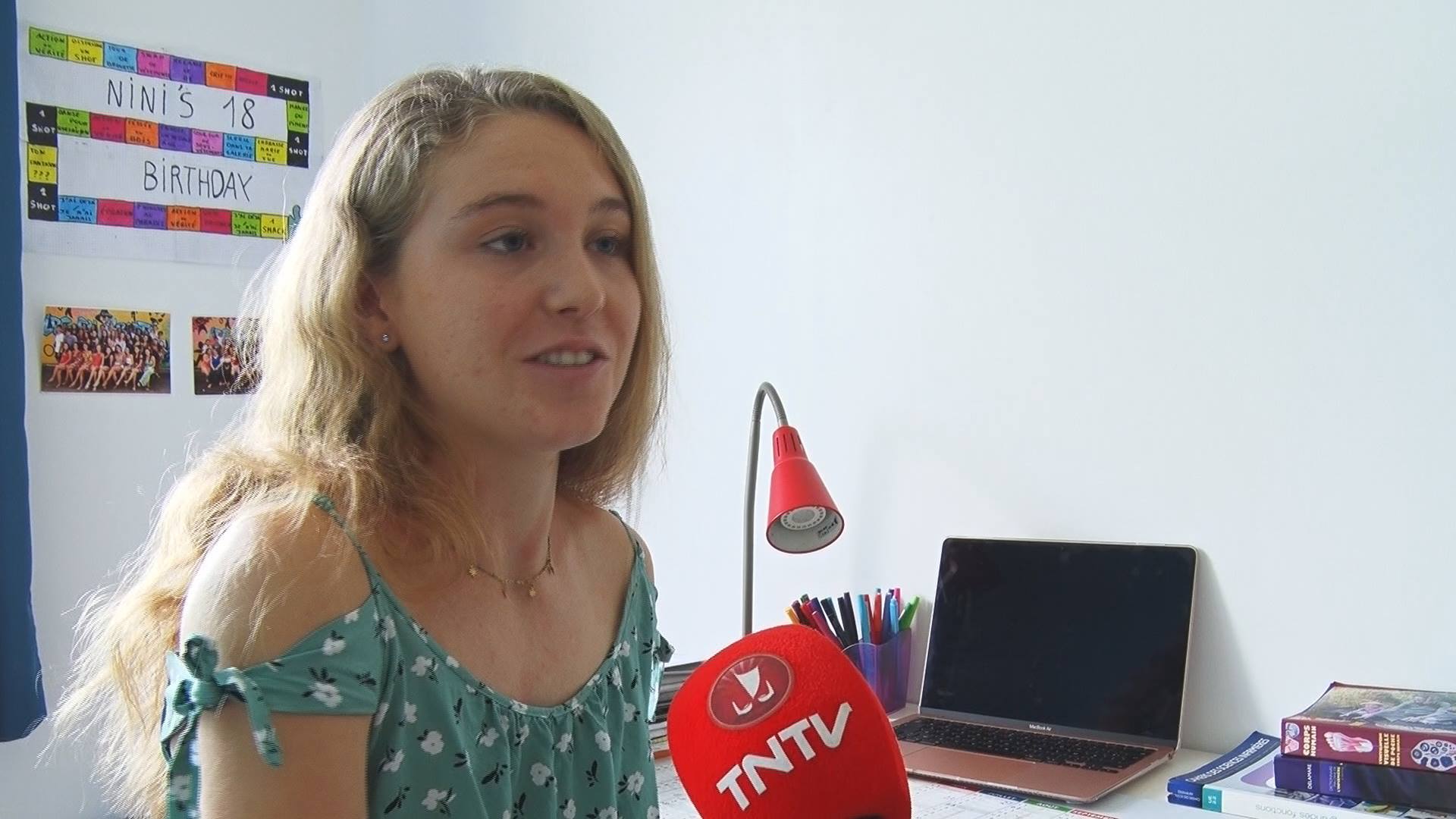 Nina Smits, major du bac 2021 au fenua • TNTV Tahiti Nui ...