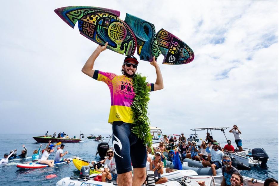 Outerknown Tahiti Pro 2022 : dernier round des championnats du monde de surf à Teahupoo • TNTV Tahiti Nui Télévision